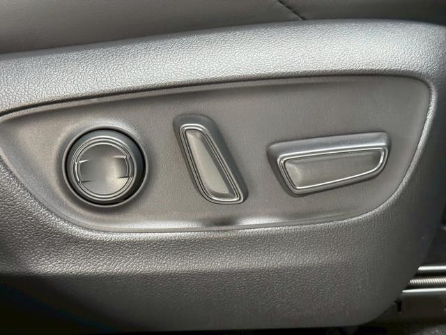 ハリアーハイブリッド Ｇ　【改モデル】　内装ブラック　１２．３インチコネクトナビ　パノラミックビューモニター　ブラインドスポットモニター　デジタルインナーミラー　前席シートヒーター　パワーバックドア　ＥＴＣ２．０　純正１８ＡＷ（70枚目）