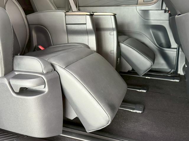 アルファードハイブリッド Z 【13.2インチ後席モニター付き】 14インチコネクトナビ 左右独立ムーンルーフ デジタルミラー カラーヘッドアップディスプレイ トヨタチームメイト ユニバーサルステップ PVM BSM 純正18AW(41枚目)