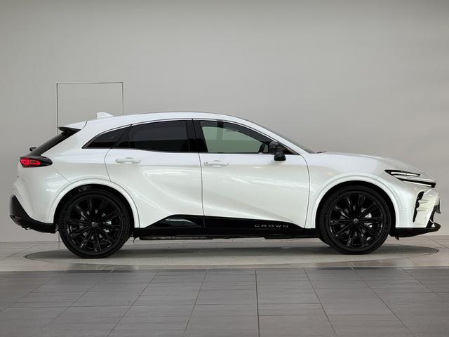 クラウンスポーツ Ｚ　【内装ブラウン】　１２．３型コネクトナビ　パノラミックビューモニター　ブラインドスポットモニター　パノラマルーフ　レーダークルーズコントロール　パワーバックドア　ステリングヒーター　純正２１インチＡＷ（7枚目）