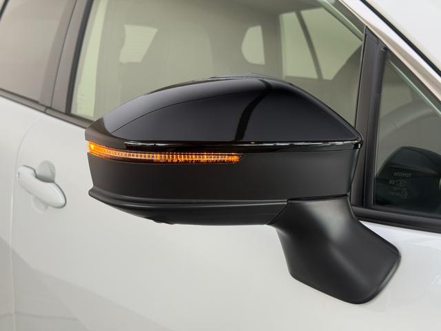 カローラクロス ハイブリッド Z 【パノラマルーフ付き】 10.5インチコネクトナビ パノラミックビューモニター ブラインドスポットモニター 置くだけ充電 ステアリングヒーター アクセサリーコンセント パワーバックドア 純正18AW(25枚目)