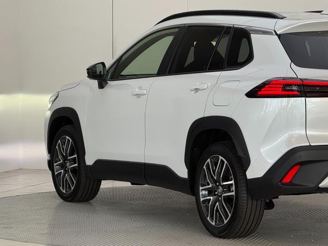 カローラクロス ハイブリッド Z 【パノラマルーフ付き】 10.5インチコネクトナビ パノラミックビューモニター ブラインドスポットモニター 置くだけ充電 ステアリングヒーター アクセサリーコンセント パワーバックドア 純正18AW(33枚目)