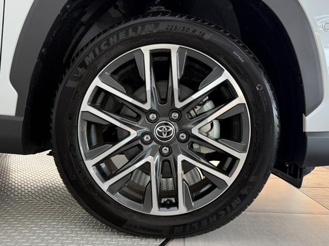 カローラクロス ハイブリッド Z 【パノラマルーフ付き】 10.5インチコネクトナビ パノラミックビューモニター ブラインドスポットモニター 置くだけ充電 ステアリングヒーター アクセサリーコンセント パワーバックドア 純正18AW(35枚目)