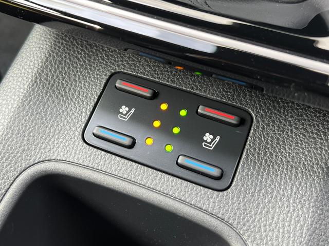 カローラクロス ハイブリッド Z 【パノラマルーフ付き】 10.5インチコネクトナビ パノラミックビューモニター ブラインドスポットモニター 置くだけ充電 ステアリングヒーター アクセサリーコンセント パワーバックドア 純正18AW(68枚目)