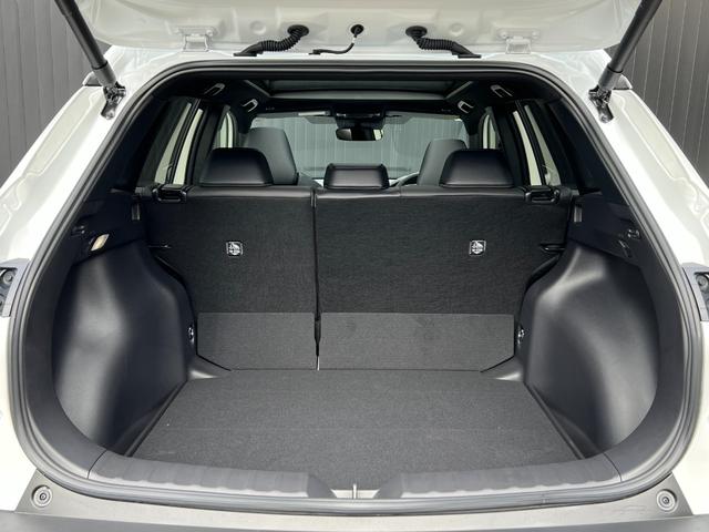 カローラクロス ハイブリッド Z 【パノラマルーフ付き】 10.5インチコネクトナビ パノラミックビューモニター ブラインドスポットモニター 置くだけ充電 ステアリングヒーター アクセサリーコンセント パワーバックドア 純正18AW(74枚目)