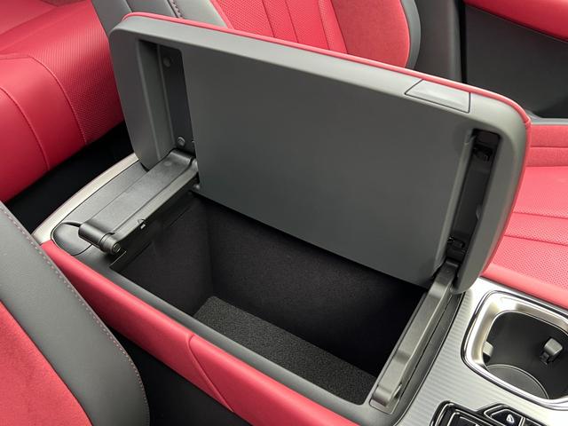 RX RX350 Fスポーツ 【改良後モデル!】 内装レッド 14型コネクトナビ パノラマルーフ 輻射ヒータ デジタルインナーミラー オレンジキャリパー 12.3TFTメーター 寒冷地 ドラレコ 置充電 ルーフレール 純正21AW(69枚目)