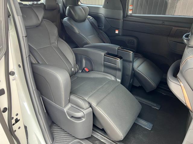 アルファード Z 【ユニバーサルステップ付】 14型コネクトナビ 左右独立ムーンルーフ デジタルミラー トヨタチームメイト パノラミックビューモニター ブラインドスポットモニター シートヒーター&クーラー 純正18AW(40枚目)