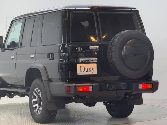 ランドクルーザー70 AX 【ナビ付き車両】 丸目ヘッドライト バックモニター内臓インナーミラー 電動デフロック 背面タイヤ リモコンキー ヒルスタートアシストコントロール ダウンヒルスタートコントロール 純正16インチAW(27枚目)