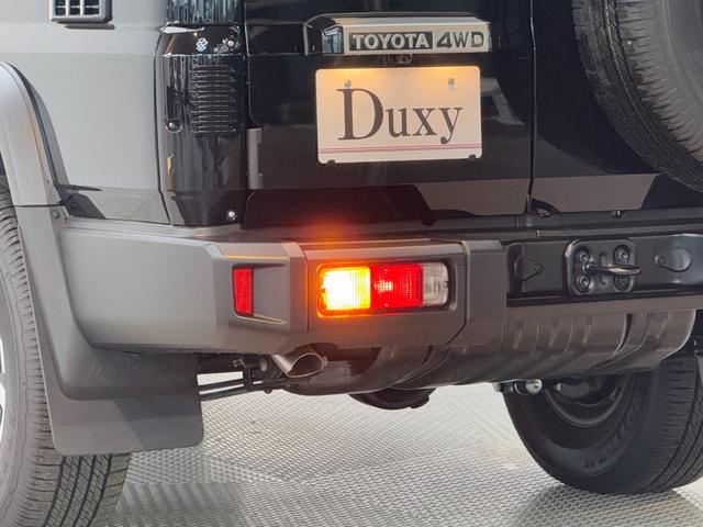 ランドクルーザー70 AX 【ナビ付き車両】 丸目ヘッドライト バックモニター内臓インナーミラー 電動デフロック 背面タイヤ リモコンキー ヒルスタートアシストコントロール ダウンヒルスタートコントロール 純正16インチAW(31枚目)