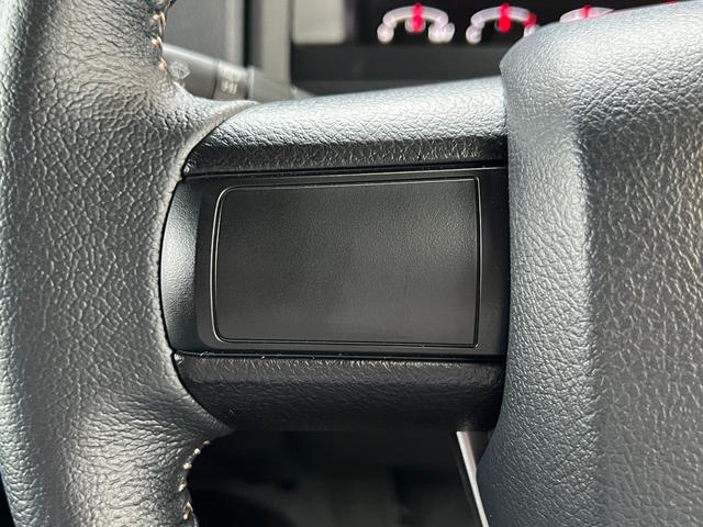 ランドクルーザー70 AX 【ナビ付き車両】 丸目ヘッドライト バックモニター内臓インナーミラー 電動デフロック 背面タイヤ リモコンキー ヒルスタートアシストコントロール ダウンヒルスタートコントロール 純正16インチAW(50枚目)