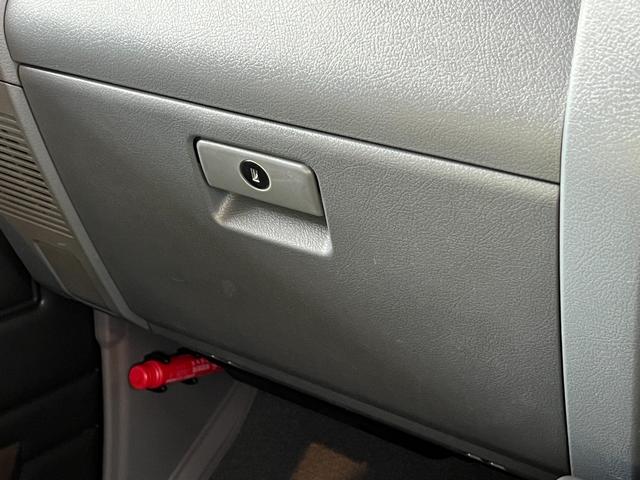 ランドクルーザー70 AX 【ナビ付き車両】 丸目ヘッドライト バックモニター内臓インナーミラー 電動デフロック 背面タイヤ リモコンキー ヒルスタートアシストコントロール ダウンヒルスタートコントロール 純正16インチAW(65枚目)