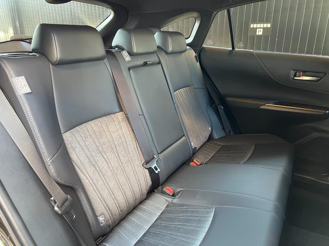 ハリアーハイブリッド Ｚ　【内装ブラック】　　１２．３インチＪＢＬプレミアムサウンド　パノラミックビューモニター　ブラインドスポットモニター　デジタルミラー　オートマチックハイビーム　ＵＳＢ端子　パワーバックドア　純正１９ＡＷ（42枚目）