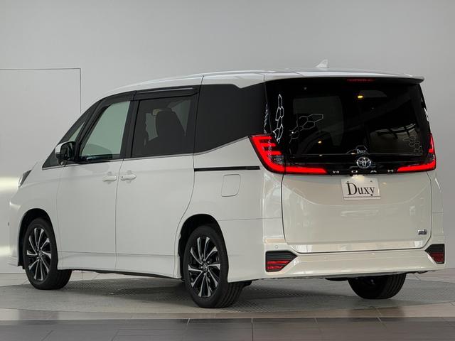 ノア ハイブリッドＳ－Ｚ　【１３．２インチ後席フリップダウンモニター付き】　１０．５型コネクトナビ　快適利便パッケージＨｉ　ブラインドスポットモニター　アドバンストパーク　パワーバックドア　ＣＤ／ＤＶＤ　ＨＤＭＩ　純正１７ＡＷ（10枚目）