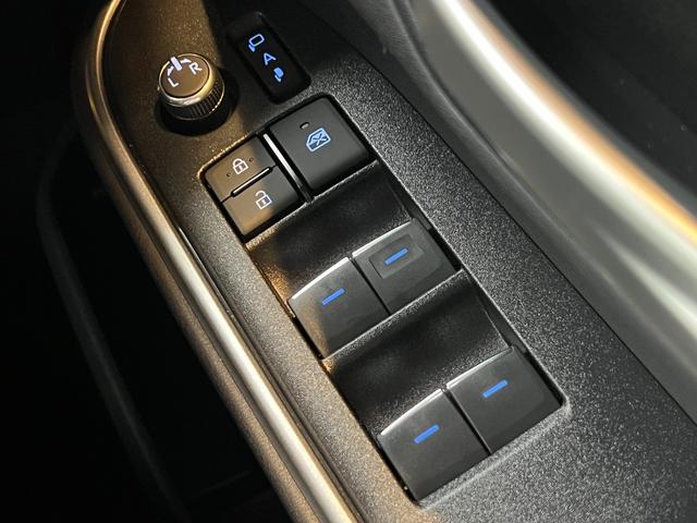 ノア ハイブリッドＳ－Ｚ　【１３．２インチ後席フリップダウンモニター付き】　１０．５型コネクトナビ　快適利便パッケージＨｉ　ブラインドスポットモニター　アドバンストパーク　パワーバックドア　ＣＤ／ＤＶＤ　ＨＤＭＩ　純正１７ＡＷ（64枚目）