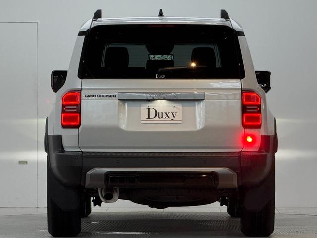 ランドクルーザー２５０ ＶＸ　【丸目ヘッドライト付】　内装ブラック　モデリスタエアロ　シグネチャーイルミブレード　トヨタチームメイト　デジタルミラー　パノラミックビューモニター　ブラインドスポットモニター　サンルーフ　純正１６ＡＷ（5枚目）