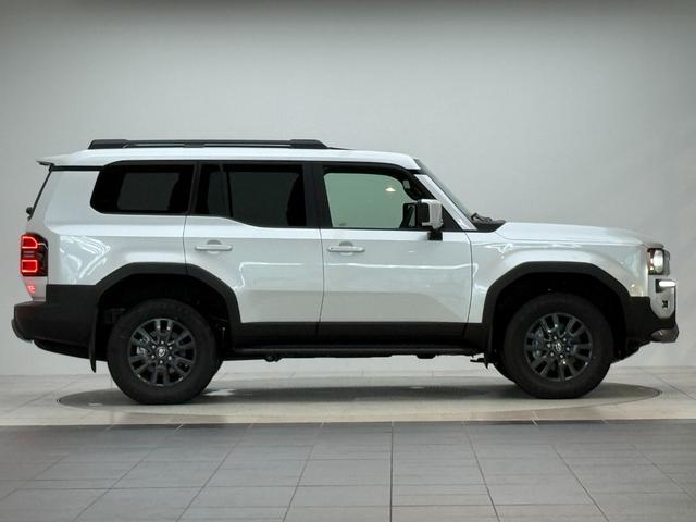 ランドクルーザー２５０ ＶＸ　【丸目ヘッドライト付】　内装ブラック　モデリスタエアロ　シグネチャーイルミブレード　トヨタチームメイト　デジタルミラー　パノラミックビューモニター　ブラインドスポットモニター　サンルーフ　純正１６ＡＷ（7枚目）