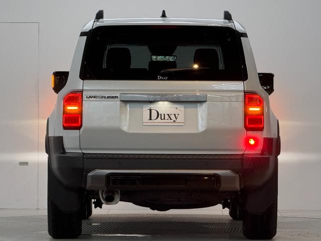 ランドクルーザー２５０ ＶＸ　【丸目ヘッドライト付】　内装ブラック　モデリスタエアロ　シグネチャーイルミブレード　トヨタチームメイト　デジタルミラー　パノラミックビューモニター　ブラインドスポットモニター　サンルーフ　純正１６ＡＷ（13枚目）