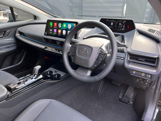 プリウス Ｚ　【デジタルインナーミラー付き】　　１２．３インチコネクテッドナビ　ドライブレコーダー　パノラミックビューモニター　ブラインドスポットモニター　パワーバックドア　ＥＴＣ２．０　置くだけ充電　純正１９ＡＷ（35枚目）