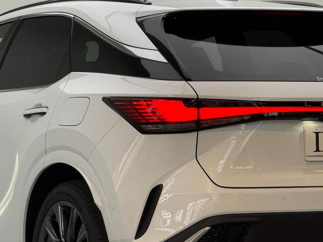 RX RX350 Fスポーツ 【改モデル】 内装レッド 14インチコネクトナビ パノラマルーフ デジタルインナーミラー オレンジキャリパー チームメイト パノラミックビューモニター ブラインドスポットモニター 純正21インチAW(25枚目)