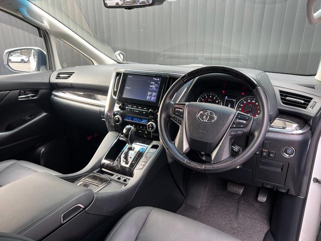 アルファード ２．５Ｓ　Ｃパッケージ　【後席モニター付き】　９型純正ナビ　ツインムーンルーフ　デジタルミラー　フルセグＴＶ　バックカメラ　両側電動スライドドア　ステアリングヒーター　ＥＴＣ　シートメモリー　パワーシート　純正１８インチＡＷ（45枚目）