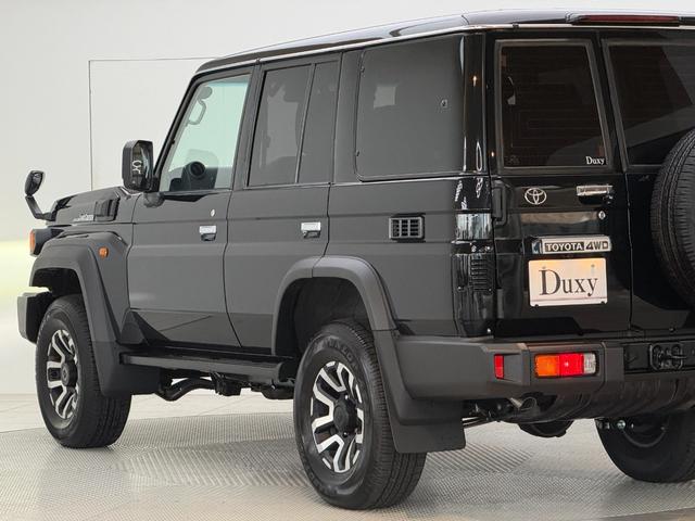 ランドクルーザー７０ ＡＸ　【内装ブラック】　丸目ヘッドライト　バックモニター内臓インナーミラー　電動デフロック　　背面タイヤ　リモコンキー　　ヒルスタートアシストコントロール　ダウンヒルスタートコントロール　純正１６インチＡＷ（37枚目）