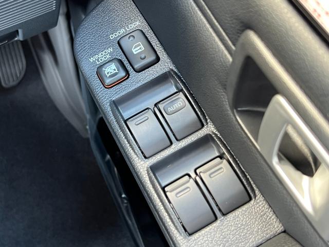 ランドクルーザー７０ ＡＸ　【内装ブラック】　丸目ヘッドライト　バックモニター内臓インナーミラー　電動デフロック　　背面タイヤ　リモコンキー　　ヒルスタートアシストコントロール　ダウンヒルスタートコントロール　純正１６インチＡＷ（65枚目）