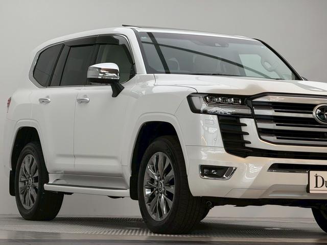 【ディーゼル車】　　内装ベージュ　１２．３インチＪＢＬプレミアムサウンド　リアエンターテイメントシステム　クールボックス　電動デフロック　ルーフレールシルバー　寒冷地仕様　ＰＶＭ　ＢＳＭ　純正２０ＡＷ