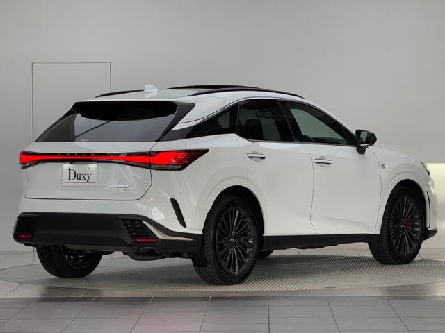 RX RX350 Fスポーツ 【改良後モデル!】 内装レッド 14型コネクトナビ パノラマルーフ 輻射ヒータ デジタルインナーミラー オレンジキャリパー 12.3TFTメーター 寒冷地 ドラレコ 置充電 ルーフレール 純正21AW(11枚目)