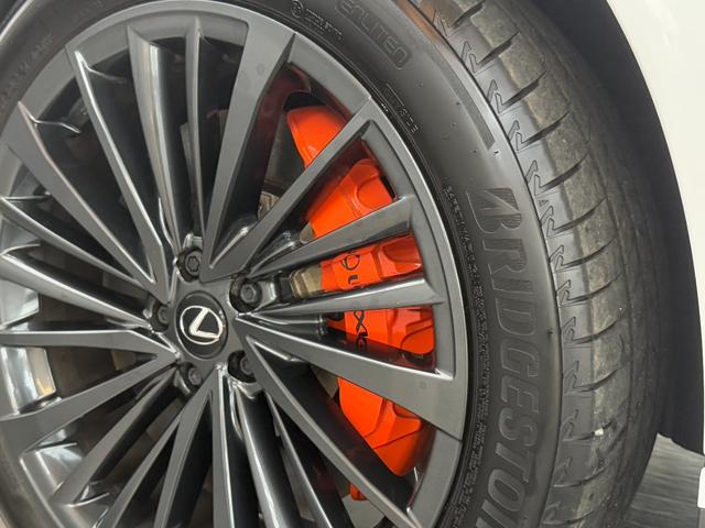 RX RX350 Fスポーツ 【改良後モデル!】 内装レッド 14型コネクトナビ パノラマルーフ 輻射ヒータ デジタルインナーミラー オレンジキャリパー 12.3TFTメーター 寒冷地 ドラレコ 置充電 ルーフレール 純正21AW(35枚目)