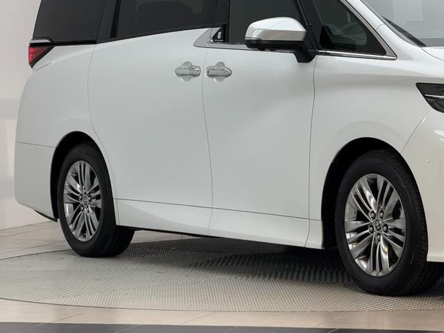 アルファード Ｚ　【ユニバーサルステップ付】　１４型コネクトナビ　左右独立ムーンルーフ　デジタルミラー　トヨタチームメイト　パノラミックビューモニター　ブラインドスポットモニター　シートヒーター＆クーラー　純正１８ＡＷ（15枚目）