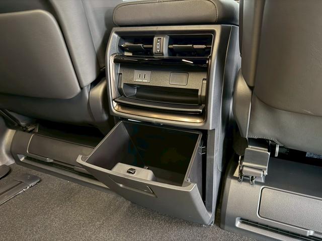 アルファード Ｚ　【後席モニター＆モデリスタエアロ付！】１４型コネクトナビ　左右独立ムーンルーフ　デジタルミラー　　トヨタチームメイト　カラーヘッドアップディスプレイ　ユニバーサルステップ　ＰＶＭ　ＢＳＭ　純正１８ＡＷ（73枚目）