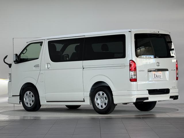 ハイエースバン 　【モデリスタエアロ付＆ディーゼル車】　デジタルインナーミラー　パノラミックビューモニター対応　両側電動パワースライドドア　ＥＴＣ　ＬＥＤヘッドライト　ＡＣ１００Ｖ　プッシュスタート　純正１５インチＡＷ（10枚目）