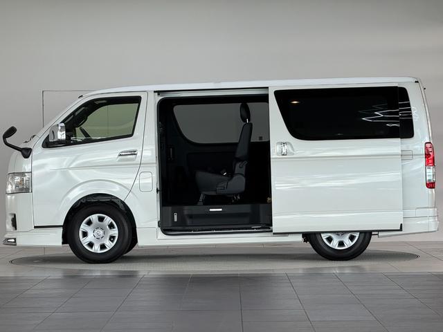 ハイエースバン 　【モデリスタエアロ付＆ディーゼル車】　デジタルインナーミラー　パノラミックビューモニター対応　両側電動パワースライドドア　ＥＴＣ　ＬＥＤヘッドライト　ＡＣ１００Ｖ　プッシュスタート　純正１５インチＡＷ（16枚目）