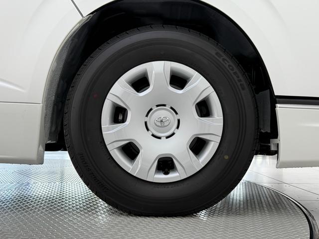ハイエースバン 　【モデリスタエアロ付＆ディーゼル車】　デジタルインナーミラー　パノラミックビューモニター対応　両側電動パワースライドドア　ＥＴＣ　ＬＥＤヘッドライト　ＡＣ１００Ｖ　プッシュスタート　純正１５インチＡＷ（32枚目）