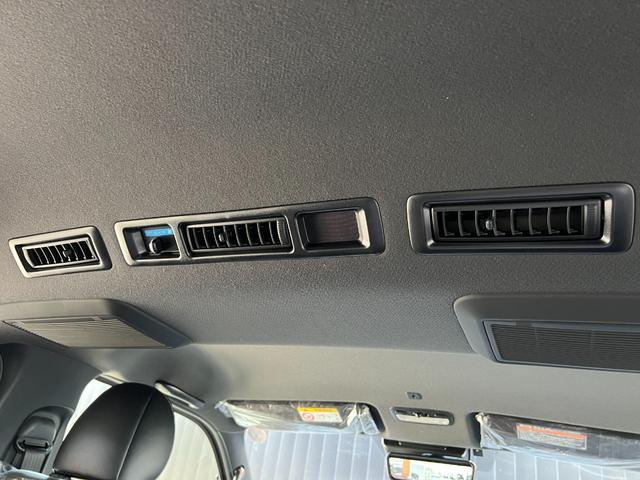 ハイエースバン 　【モデリスタエアロ付＆ディーゼル車】　デジタルインナーミラー　パノラミックビューモニター対応　両側電動パワースライドドア　ＥＴＣ　ＬＥＤヘッドライト　ＡＣ１００Ｖ　プッシュスタート　純正１５インチＡＷ（71枚目）