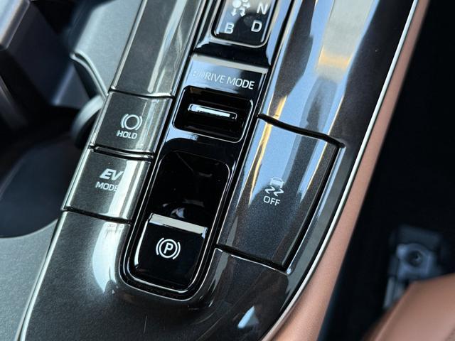 クラウンスポーツ Z 【内装ブラウン】12.3インチコネクトナビ パノラミックビューモニター ブラインドスポットモニター シートエアコン&シートヒーター 寒冷地 レーダークルーズコントロール パワーバックドア 純正21AW(60枚目)