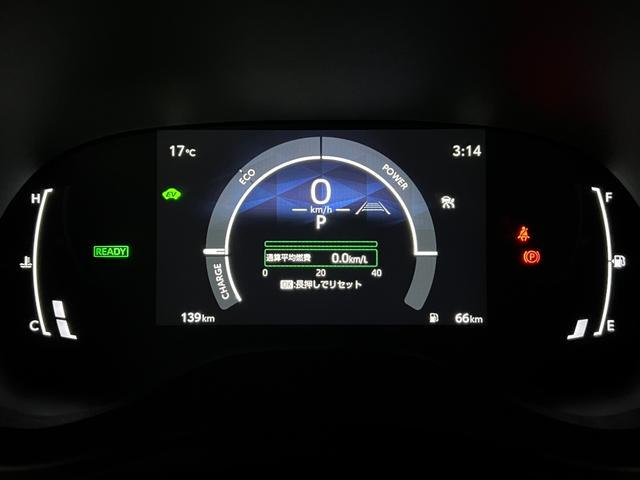 ヤリスクロス ハイブリッドZ ウルバーノ 【内装ブラック】 8インチコネクトテットナビ パノラミックビューモニタ- ブラインドスポットモニター ステアリングヒーター シートヒーター アクセサリーコンセント HDMI入力端子 純正18インチAW(46枚目)