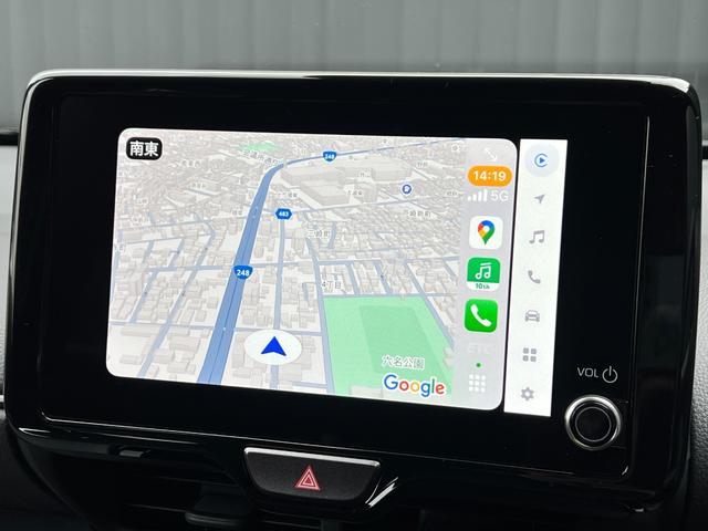 ヤリスクロス ハイブリッドZ ウルバーノ 【内装ブラック】 8インチコネクトテットナビ パノラミックビューモニタ- ブラインドスポットモニター ステアリングヒーター シートヒーター アクセサリーコンセント HDMI入力端子 純正18インチAW(55枚目)