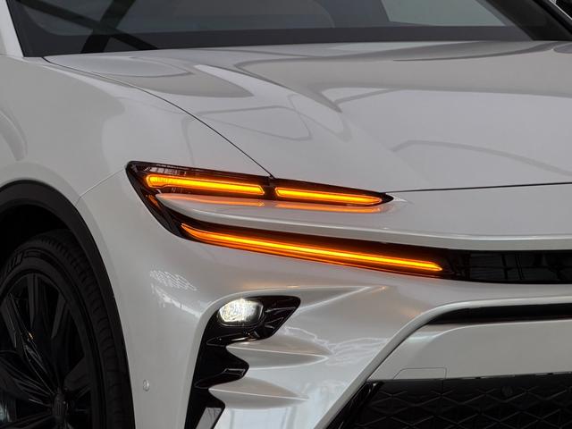 クラウンスポーツ Ｚ　【パノラマルーフ付】　１２．３型コネクトナビ　パノラミックビューモニター　ブラインドスポットモニター　デジタルインナーミラー　シートエアコン＆シートヒーター　ハンズフリーパワーバックドア　純正２１ＡＷ（18枚目）