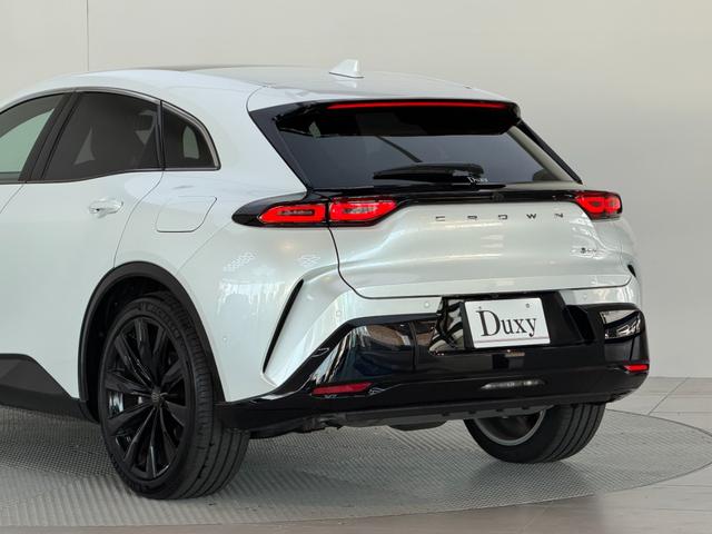 クラウンスポーツ Ｚ　【パノラマルーフ付】　１２．３型コネクトナビ　パノラミックビューモニター　ブラインドスポットモニター　デジタルインナーミラー　シートエアコン＆シートヒーター　ハンズフリーパワーバックドア　純正２１ＡＷ（24枚目）