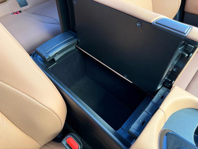 クラウンスポーツ Ｚ　【パノラマルーフ付】　１２．３型コネクトナビ　パノラミックビューモニター　ブラインドスポットモニター　デジタルインナーミラー　シートエアコン＆シートヒーター　ハンズフリーパワーバックドア　純正２１ＡＷ（72枚目）