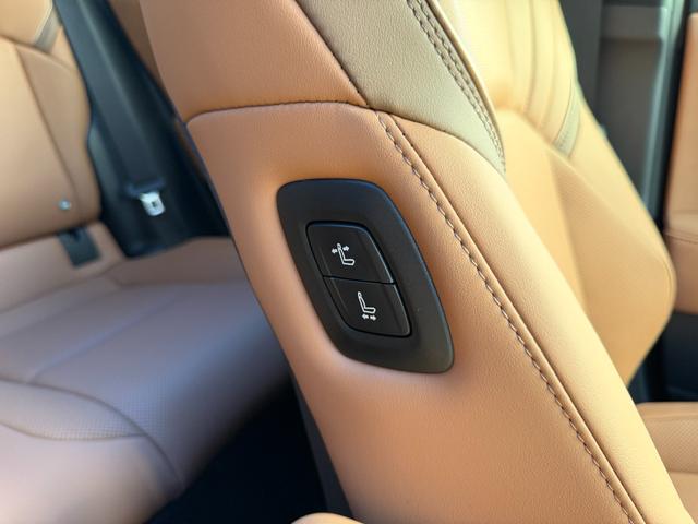 クラウンスポーツ Ｚ　【パノラマルーフ付】　１２．３型コネクトナビ　パノラミックビューモニター　ブラインドスポットモニター　デジタルインナーミラー　シートエアコン＆シートヒーター　ハンズフリーパワーバックドア　純正２１ＡＷ（73枚目）