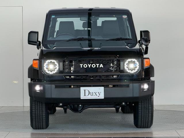 ランドクルーザー７０ ＡＸ　【純正ナビ付き】　丸目ヘッドライト　バックモニター内臓インナーミラー　電動デフロック　　背面タイヤ　リモコンキー　　ヒルスタートアシストコントロール　ダウンヒルスタートコントロール　純正１６インチＡＷ（4枚目）