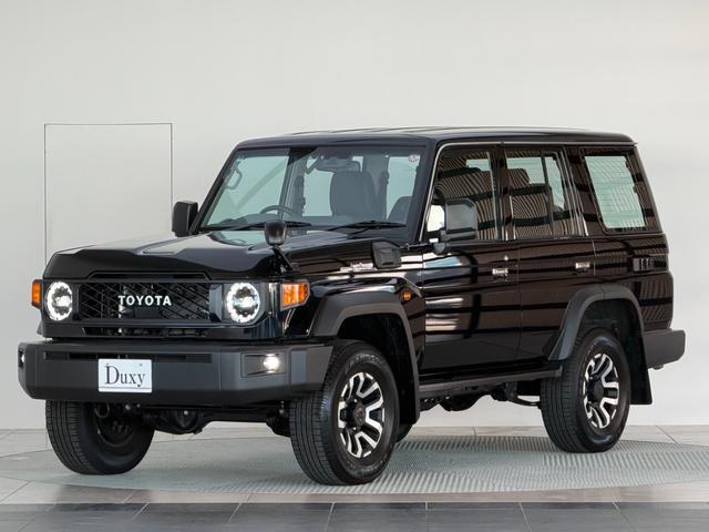 ランドクルーザー７０ ＡＸ　【純正ナビ付き】　丸目ヘッドライト　バックモニター内臓インナーミラー　電動デフロック　　背面タイヤ　リモコンキー　　ヒルスタートアシストコントロール　ダウンヒルスタートコントロール　純正１６インチＡＷ（8枚目）