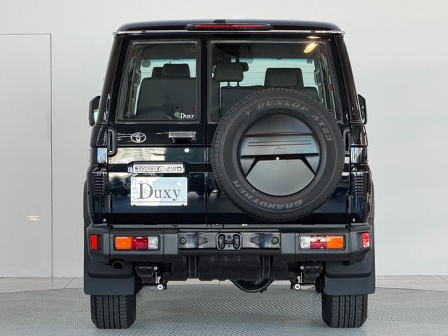 ランドクルーザー７０ ＡＸ　【純正ナビ付き】　丸目ヘッドライト　バックモニター内臓インナーミラー　電動デフロック　　背面タイヤ　リモコンキー　　ヒルスタートアシストコントロール　ダウンヒルスタートコントロール　純正１６インチＡＷ（13枚目）