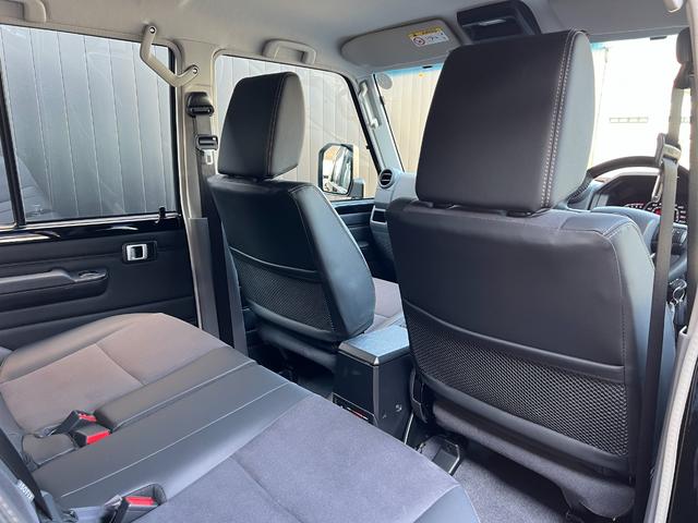 ランドクルーザー７０ ＡＸ　【純正ナビ付き】　丸目ヘッドライト　バックモニター内臓インナーミラー　電動デフロック　　背面タイヤ　リモコンキー　　ヒルスタートアシストコントロール　ダウンヒルスタートコントロール　純正１６インチＡＷ（46枚目）