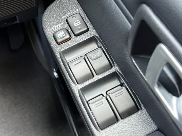 ランドクルーザー７０ ＡＸ　【純正ナビ付き】　丸目ヘッドライト　バックモニター内臓インナーミラー　電動デフロック　　背面タイヤ　リモコンキー　　ヒルスタートアシストコントロール　ダウンヒルスタートコントロール　純正１６インチＡＷ（64枚目）