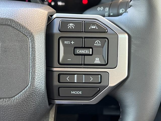 ランドクルーザー２５０ ＶＸ　【内装ブラック】　丸目ヘッドライト　１２．３インチコネクトナビ　トヨタチームメイト　デジタルミラー　ドライブレコーダー　サンルーフ　パノラミックビューモニター　ブラインドスポットモニター　純正１８ＡＷ（54枚目）