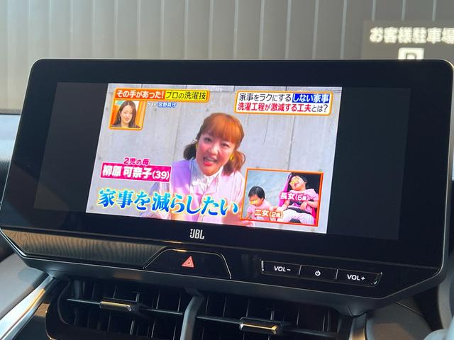 ハリアーハイブリッド Ｚ　【内装ブラック】　　１２．３インチＪＢＬプレミアムサウンド　パノラミックビューモニター　ブラインドスポットモニター　デジタルミラー　オートマチックハイビーム　ＵＳＢ端子　パワーバックドア　純正１９ＡＷ（55枚目）