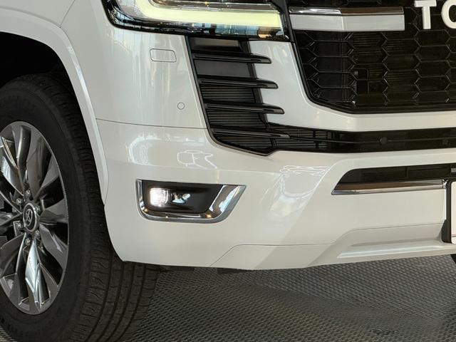 ランドクルーザー ＺＸ　【ディーゼル車】内装ベージュ　１２．３インチＪＢＬプレミアサウンド　サンルーフ　パノラミックビューモニター　寒冷地仕様　ブラインドスポットモニター　ＥＴＣ２．０　パワーバックドア　純正２０インチアルミ（21枚目）