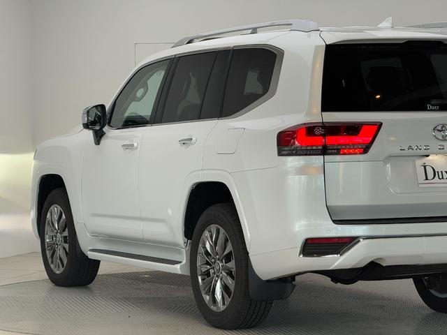 ランドクルーザー ＺＸ　【ディーゼル車】内装ベージュ　１２．３インチＪＢＬプレミアサウンド　サンルーフ　パノラミックビューモニター　寒冷地仕様　ブラインドスポットモニター　ＥＴＣ２．０　パワーバックドア　純正２０インチアルミ（33枚目）